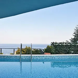 Appartamento In Ziza, Rooftop Swimming Pool, Abbazia